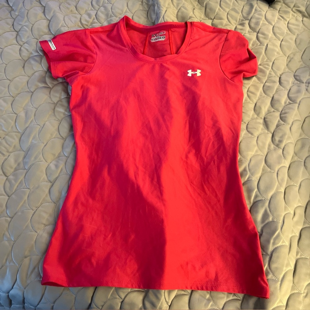 Under Armour UA Heat Gear Fitted Pink Womens Size M Short Sleeve Scoop Neck Top